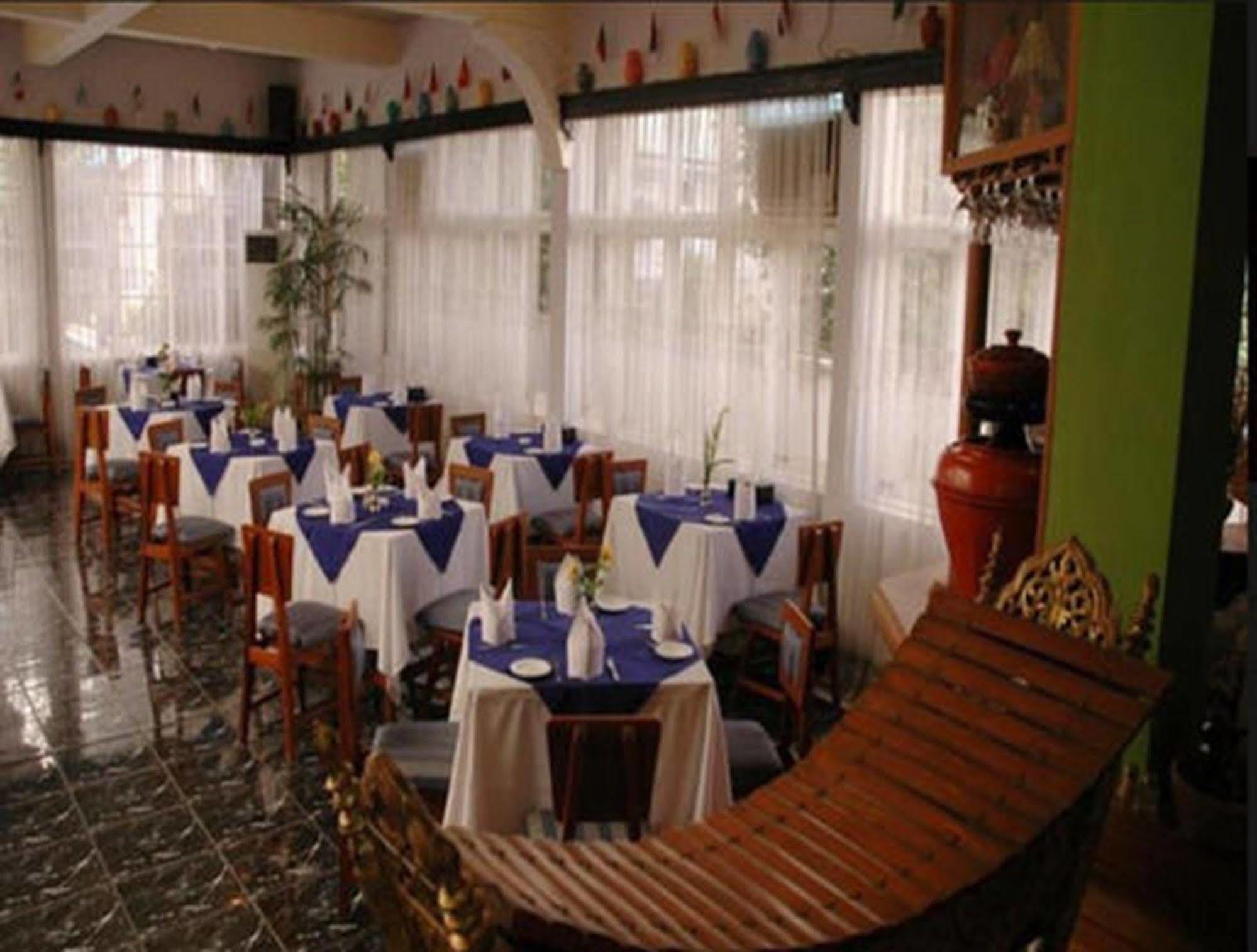 Emerald Land Hotel Mandalaj Kültér fotó